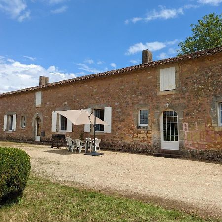 Gite Charmant Au Coeur D'Un Chateau Historique Avec Parc, Proche De Cognac, Ideal Famille Et Nature - Fr-1-653-167 Cherves-de-Cognac Zewnętrze zdjęcie
